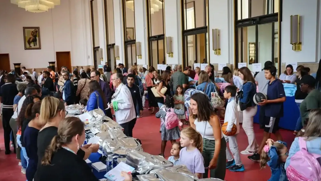 Distribution des fournitures scolaires